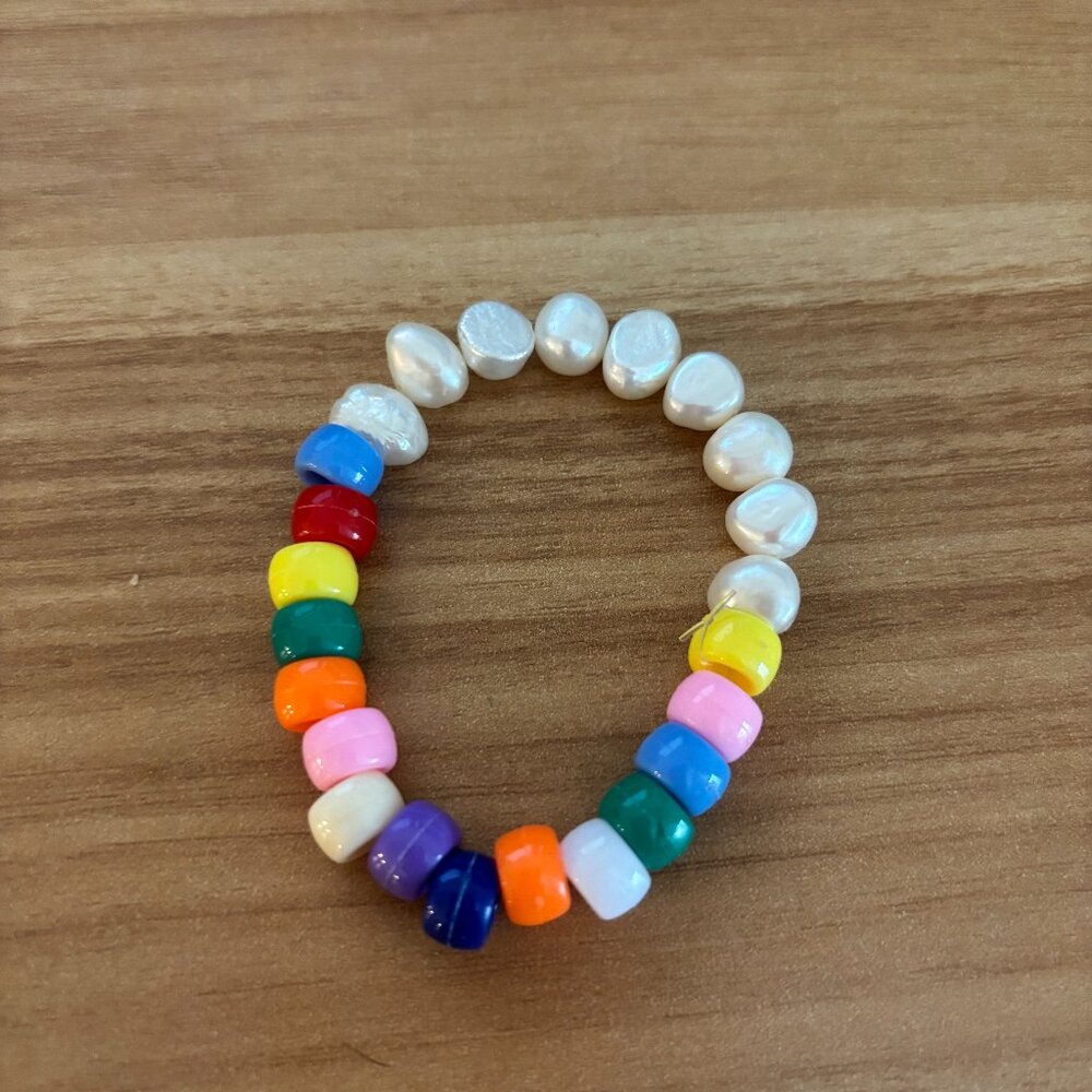 Handmade pearl and plastic colorful beaded bracelet